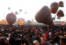 Pekalongan celebrates Syawalan with hot air balloon festival