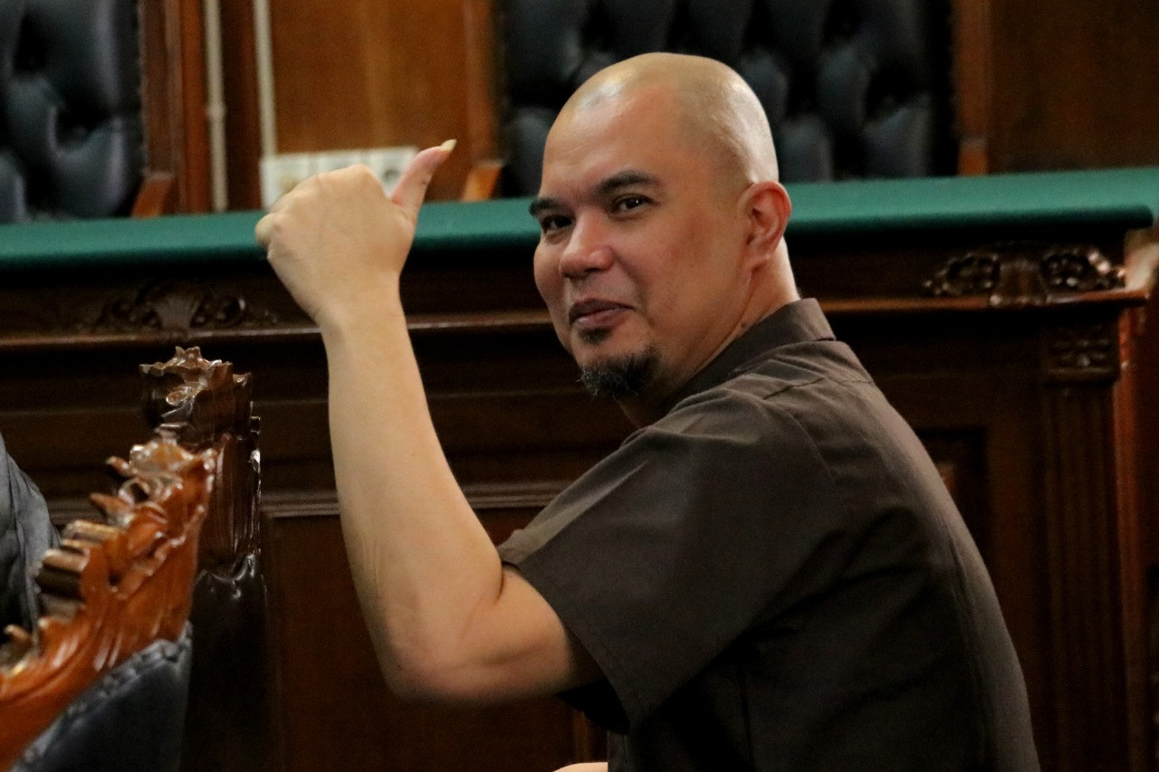  Ahmad  Dhani  gets one year jail sentence for calling 