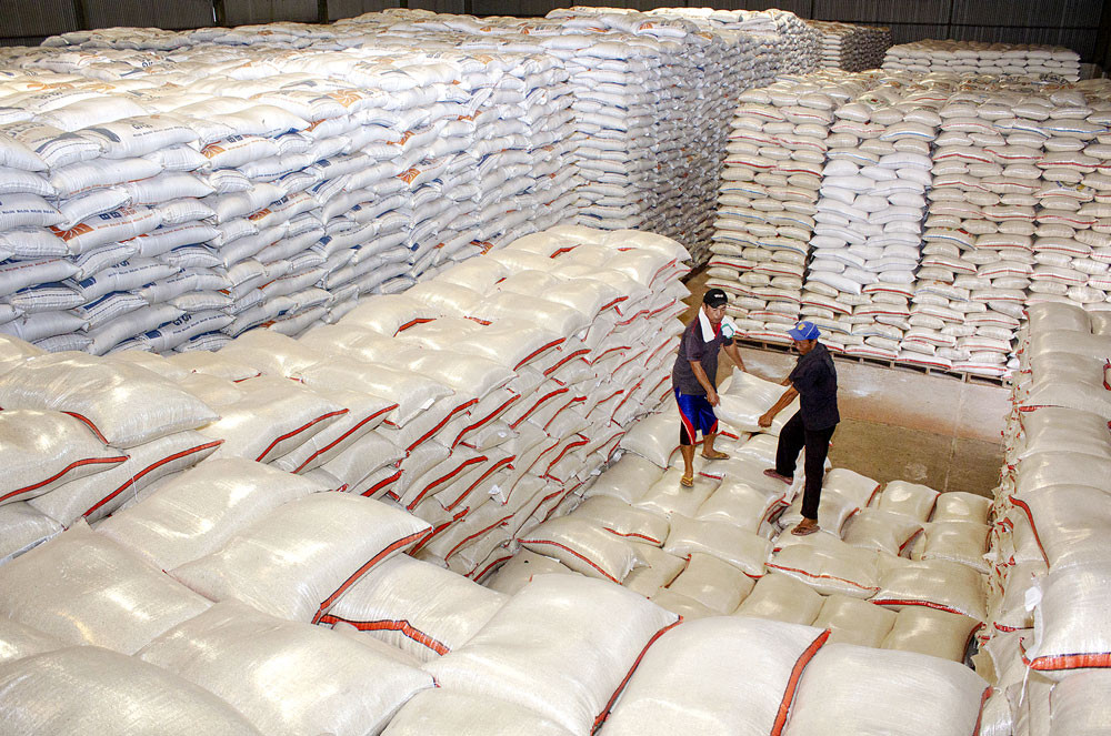 Bulog’s 2.3 million tons of rice at risk of spoilage - Business - The ...