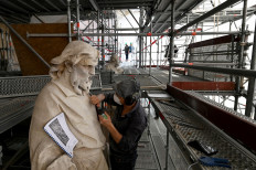 Versailles' Royal Chapel gets painstaking restoration