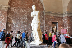 Venus de Milo to get an extra whiff of glamour