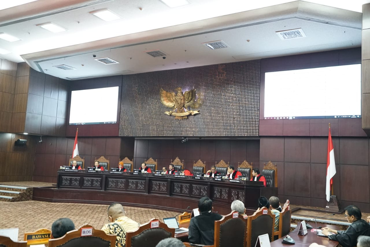 Lawmakers rush Constitutional Court Law revision behind closed doors -  Politics - The Jakarta Post