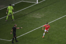 Chile beat Colombia on penalties to reach Copa semis