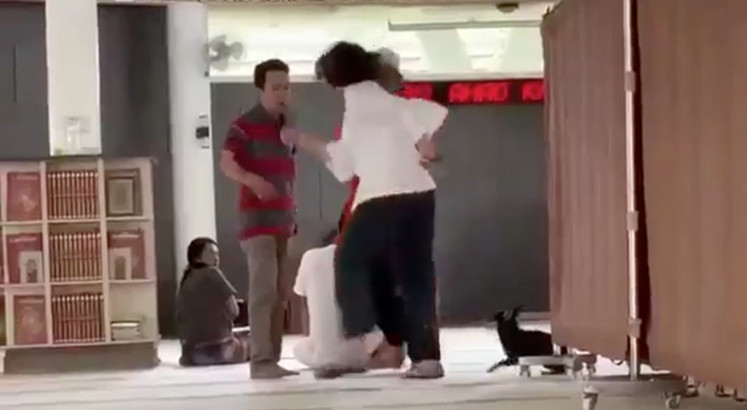 Woman 'looking for husband' enters Bogor mosque – with pooch