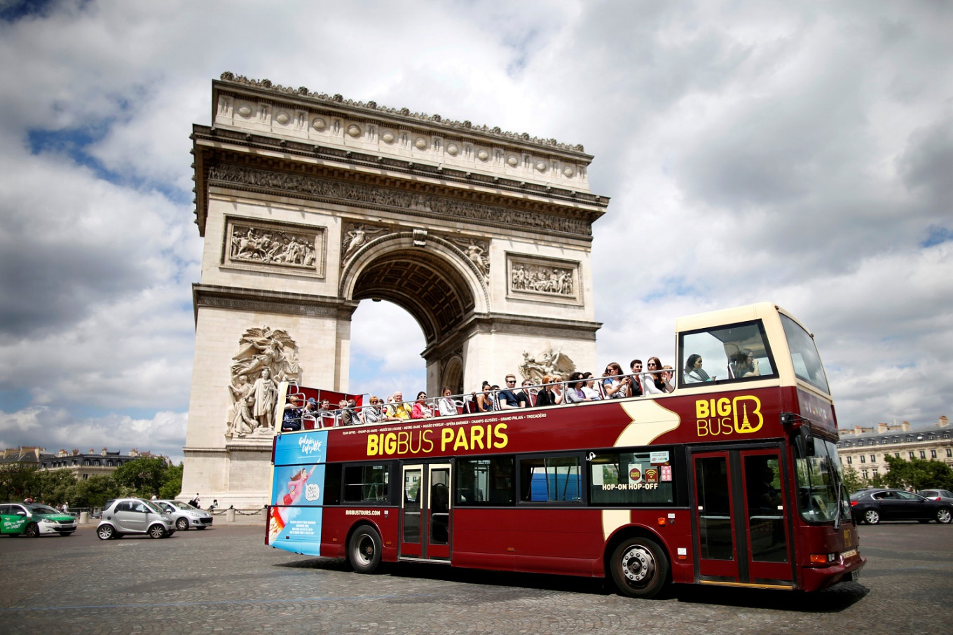 Paris Says Tourist Buses No Longer Welcome In City Center News The Jakarta Post