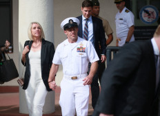 Trump 'glad to help' Navy SEAL acquitted of murder