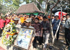 Mourners grieve loss of 'exceptional' BNPB spokesman during Boyolali hometown funeral