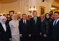 Ex-minister quits Turkey ruling party in blow to Erdogan