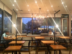 Night owls roost at 24-hour joints