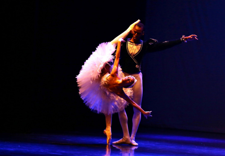 Graceful: West Australian Ballet performs “White Swan Pas De Deux”. 
