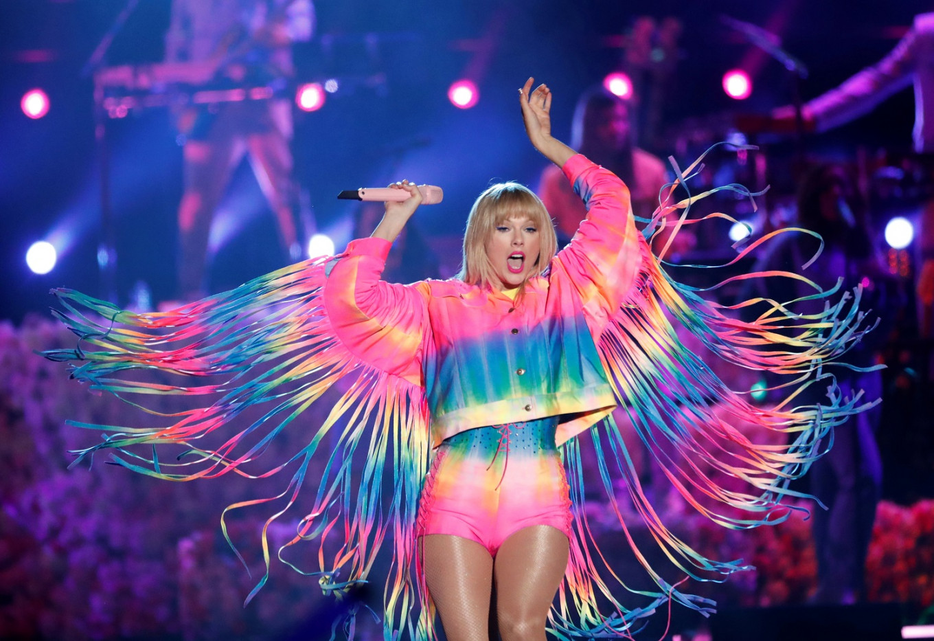 Taylor Swift to broadcast special Paris concert - Entertainment - The ...