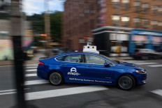 Ford, Volkswagen expand alliance to electric autos 