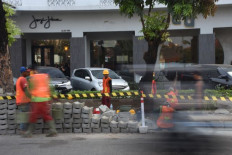 Kemang sidewalk makeover project stumbles over protests