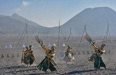 Mount Bromo triggers tremors after eruption