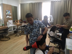 Curly hair don’t care: People ignore straight hair beauty standards, embrace natural locks