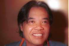 Literary figure and senior journalist Arswendo Atmowiloto dies at 70