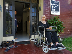 Dentist seeking justice: 'I have proven that I can work well even in a wheelchair'