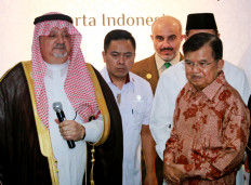 Saudi ambassador rewards free haj to ITB’s top graduates