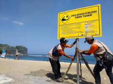 Disaster mitigation agency kicks off program to train locals along Java’s south coast 