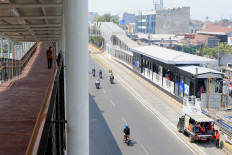 Sky bridge operation aims to boost LRT Jakarta connectivity