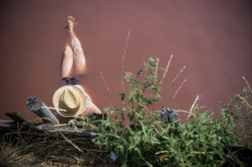 Beating the heat at Bulgarian mud 'spa'