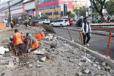 Jakarta's ambitious sidewalk renovation project met with budget cut from city council