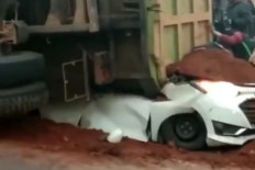 Baby miraculously survives after truck crushes car, killing four