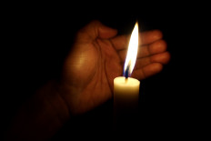 Man lives 10 years without electricity in West Jakarta