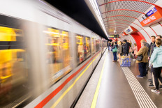 Viennese turn noses up at scented subway trains