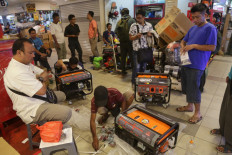 Portable generators, emergency lamps sell like hotcakes after Jakarta blackout
