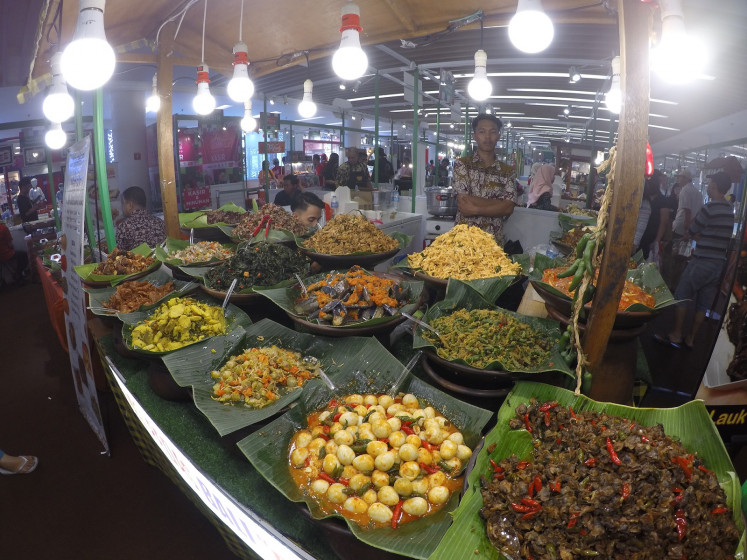 Spicy rice: Nasi Pedas Bali Made from Bali is one of the traditional cuisines served during the Kampoeng Legenda festival.