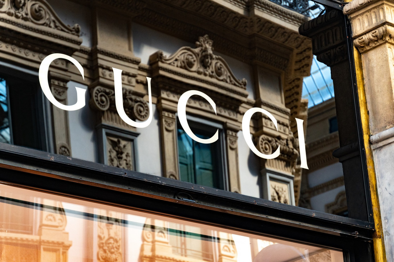 gucci e store