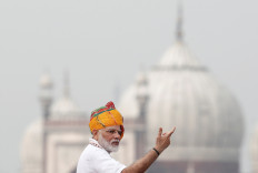 Indian Prime Minister Narendra Modi addresses the nation during Independence Day celebrations at the historic Red Fort in Delhi, India, August 15, 2019. 