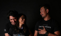 ‘Twivortiare’ sets A-listers in love triangle