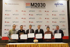 Humanitarian partnership: Tahir Foundation chairman Jonathan Tahir (left), Mayapada Healthcare Group director Arif Lim (second left), M2030 cofounder Patrik Silborn (third left), Sompo Insurance Indonesia CEO Eric Nemitz (third right), JDID Corp. Business Development head Andrew You (second right) and APLMA CEO Jeffery Smith pose for a photo.