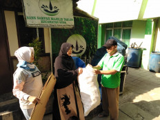 Kampungs join pioneering program to make Jakarta waste-free
