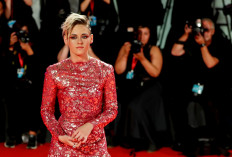 Actor Kristen Stewart poses at  the 76th Venice Film Festival in Venice, Italy, on August 30, 2019.