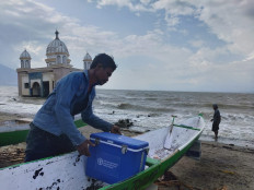 Indonesia to build tsunami wall in Palu. Observers say it won't work
