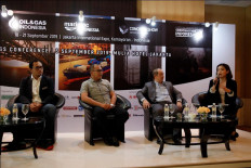 Gearing up: A press conference for the upcoming Energy & Engineering Indonesia Shows 2019, to be held from Sept. 18-21 at Jakarta International Expo, is attended by (left to right) PT Sacindo Machinery COO Bowo Pangarso, M. Iqbal Mandala Putra of the Energy and Mineral Resources Ministry, Endress+Hauser president director Henry Chia and PT Pamerindo Indonesia event director Maysia Stephanie.  