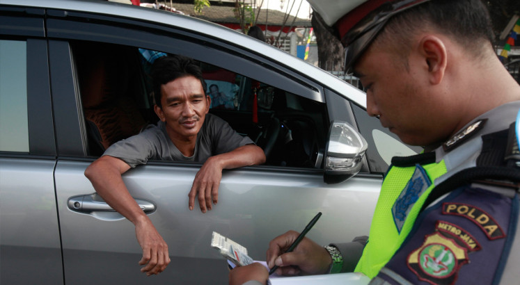 Starting Monday, police to ticket violators of odd-even license plate policy