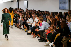 London Fashion Week opens its doors with public catwalk shows