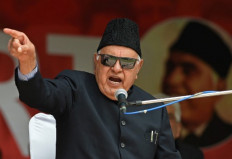 India arrests former Kashmir chief minister