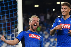 Liverpool begin Champions League defence with Napoli defeat