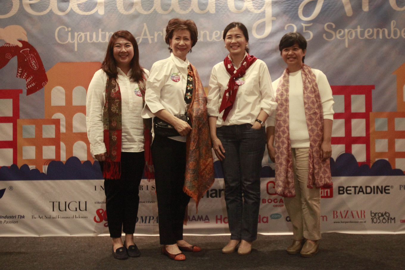 Producer and artistic director Dovieke Angsana (left), president director of Ciputra Artpreneur Rina Ciputra (second left), Yayasan Waroeng Imaji founder Veronica Tan (second right) and scriptwriter Vanda Parengkuan (right) pose during a press conference at Ciputra Artpreneur in South Jakarta on Wednesday.