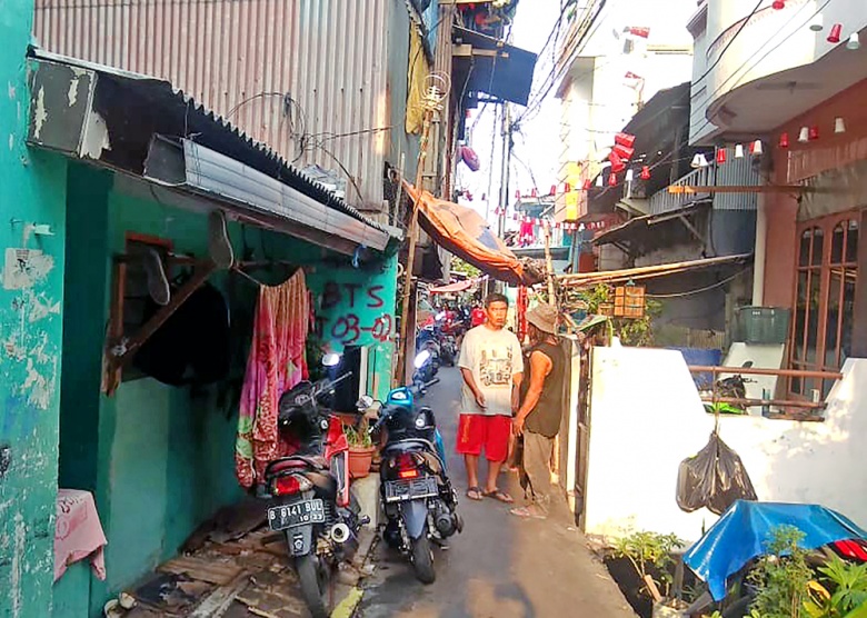 Tangkiwood, fading into woodwork of entertainment industry