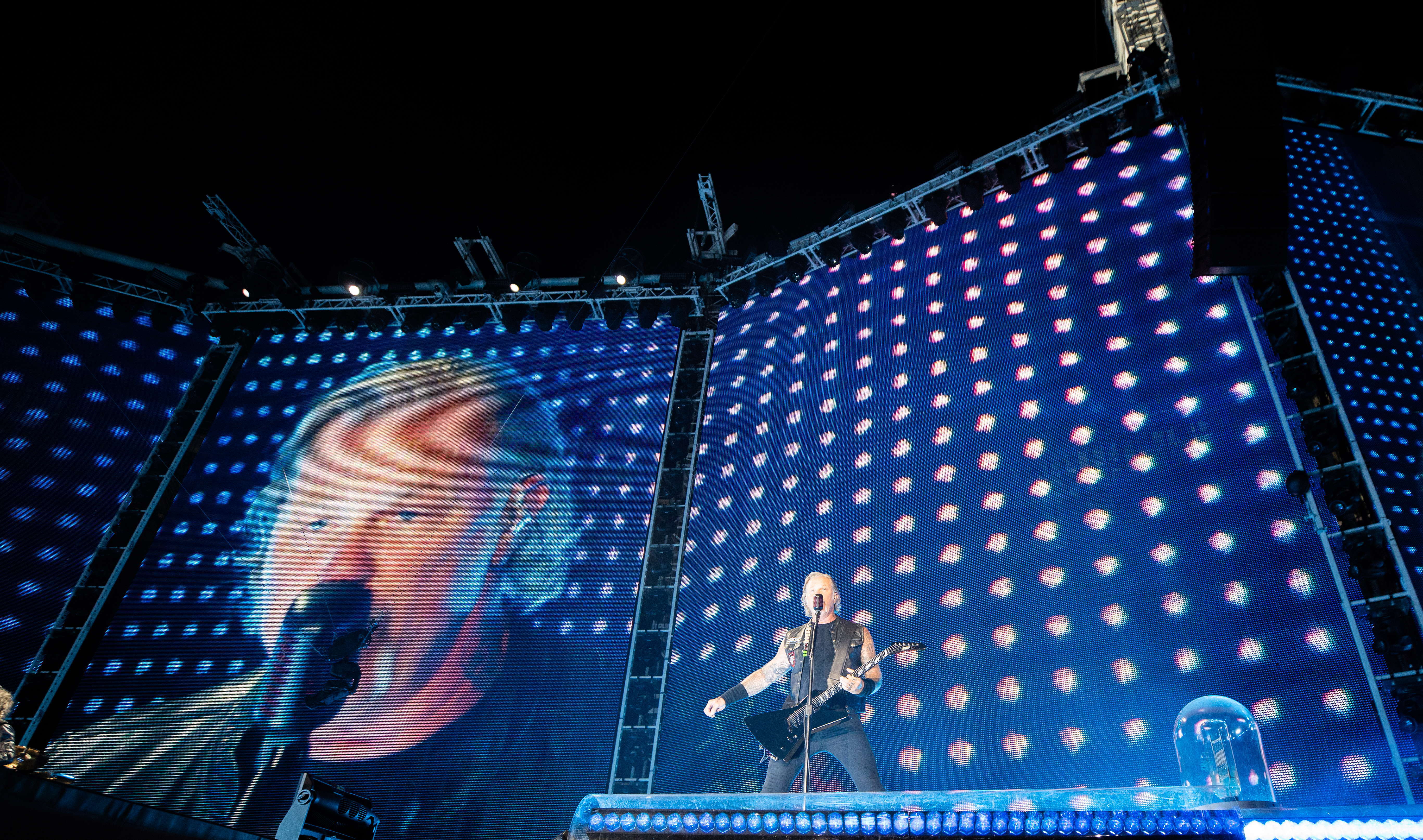 Metallica postpone Australia, NZ tour after frontman enters rehab