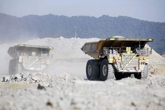 Disclosure regarding mining contracts, licenses essential