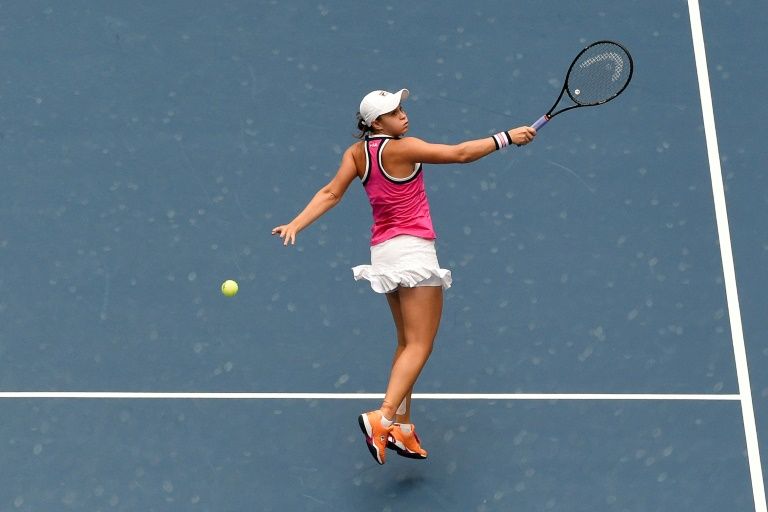 World no.1 Barty battles into China Open semi-finals