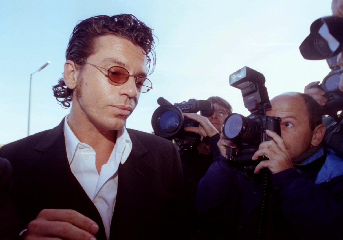 Late INXS singer Hutchence remembered in intimate film 'Mystify'