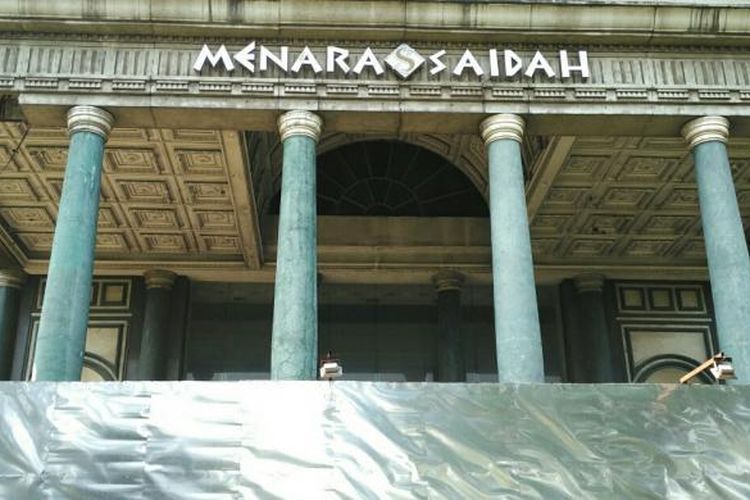 In the Halloween spirit: Jakartans explore 'haunted' spots in capital